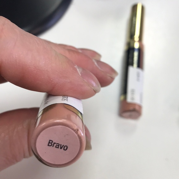 Lipsense lip stain and lip gloss and oops remover - Picture 7 of 11